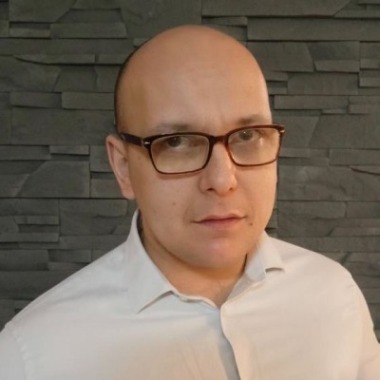 AI trainer, Vibe coder, Power automate specialist, MS 365 trainer and specialist