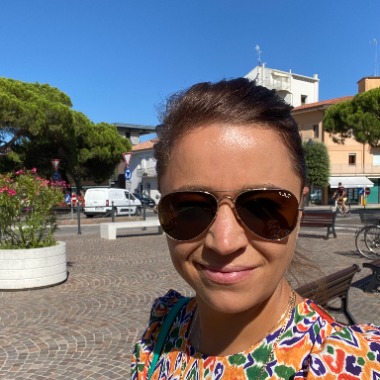 Doučování/korektury textů/správa sociálních sítí/administrativní činnost