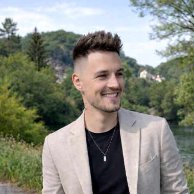 AI automatizace, AI asistenti a integrace pro weby a firmy