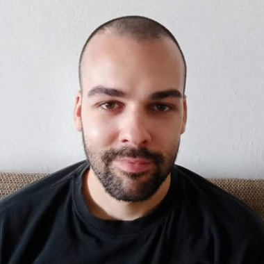 Junior UX/UI Designer s technickým přesahem, Absolvent kurzu UX/UI s praxí v průmyslu