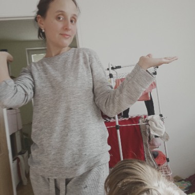 Violoncellistka, překladatelka, animátorka, pisatelka, obchodnice s merinem