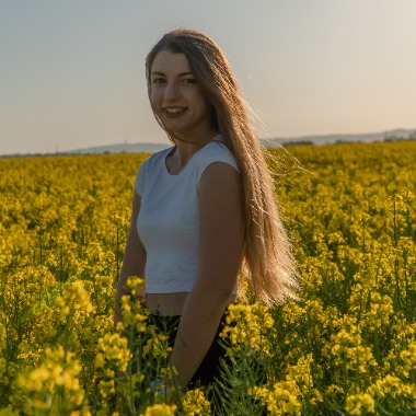 Junior marketing specialist