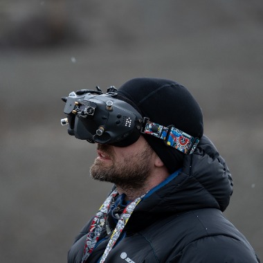 Pilot dronu a FPV dronu