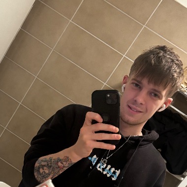 TikTok skripty, Reels, copy, strategie, střih v CapCut, AI content