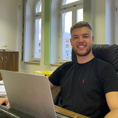 Specialista pro automatizaci a tvorbu AI kontentu - AI konzultace zdarma pro první 3 zájemce