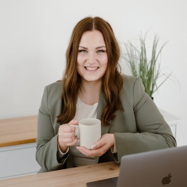 Social Media Specialist | Content Creator | Graphic Designer