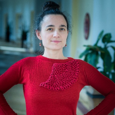 Design oděvů, hraček a textilu, lektorka flamenca