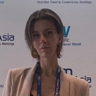 Překladatelka, copywriter, kreativní psaní, tlumočnice, správce sociálních sítí